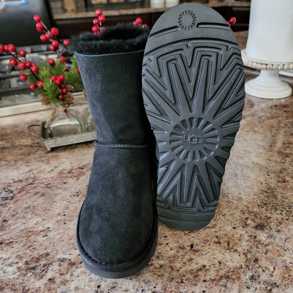 NWOT UGG Bailey Bow ll sz7 - Picture 2 of 9